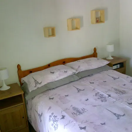 Vallee Des Chenes D'hotes Couette-café