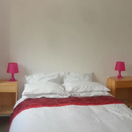Vallee Des Chenes D'hotes Couette-café Brigueuil
