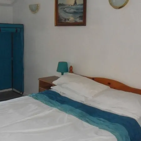 Vallee Des Chenes D'hotes Couette-café *