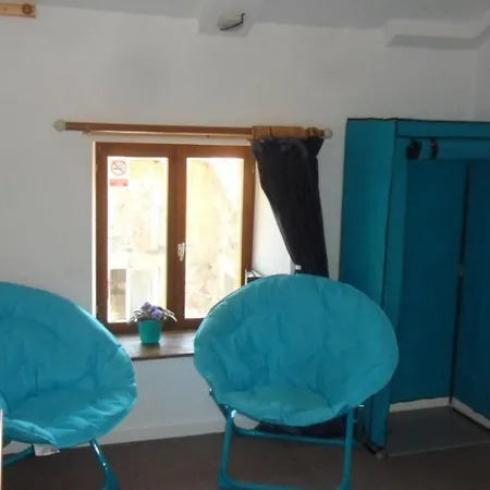 Vallee Des Chenes D'hotes Couette-café Brigueuil