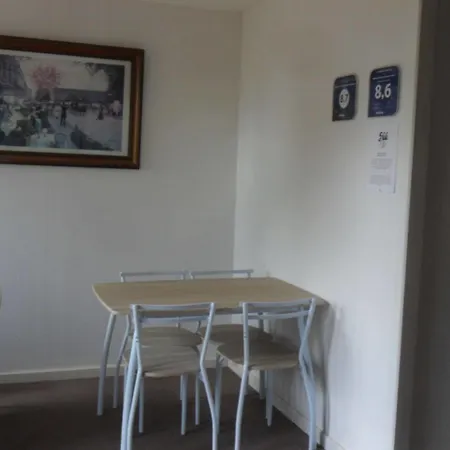 Vallee Des Chenes D'hotes Couette-café